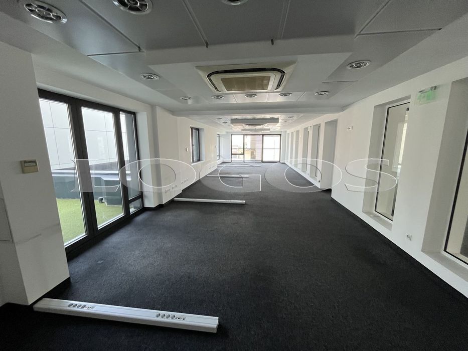 Дава се под наем Офис в Варна, Общината - 500 кв.м за 7500 € - Снимка #8