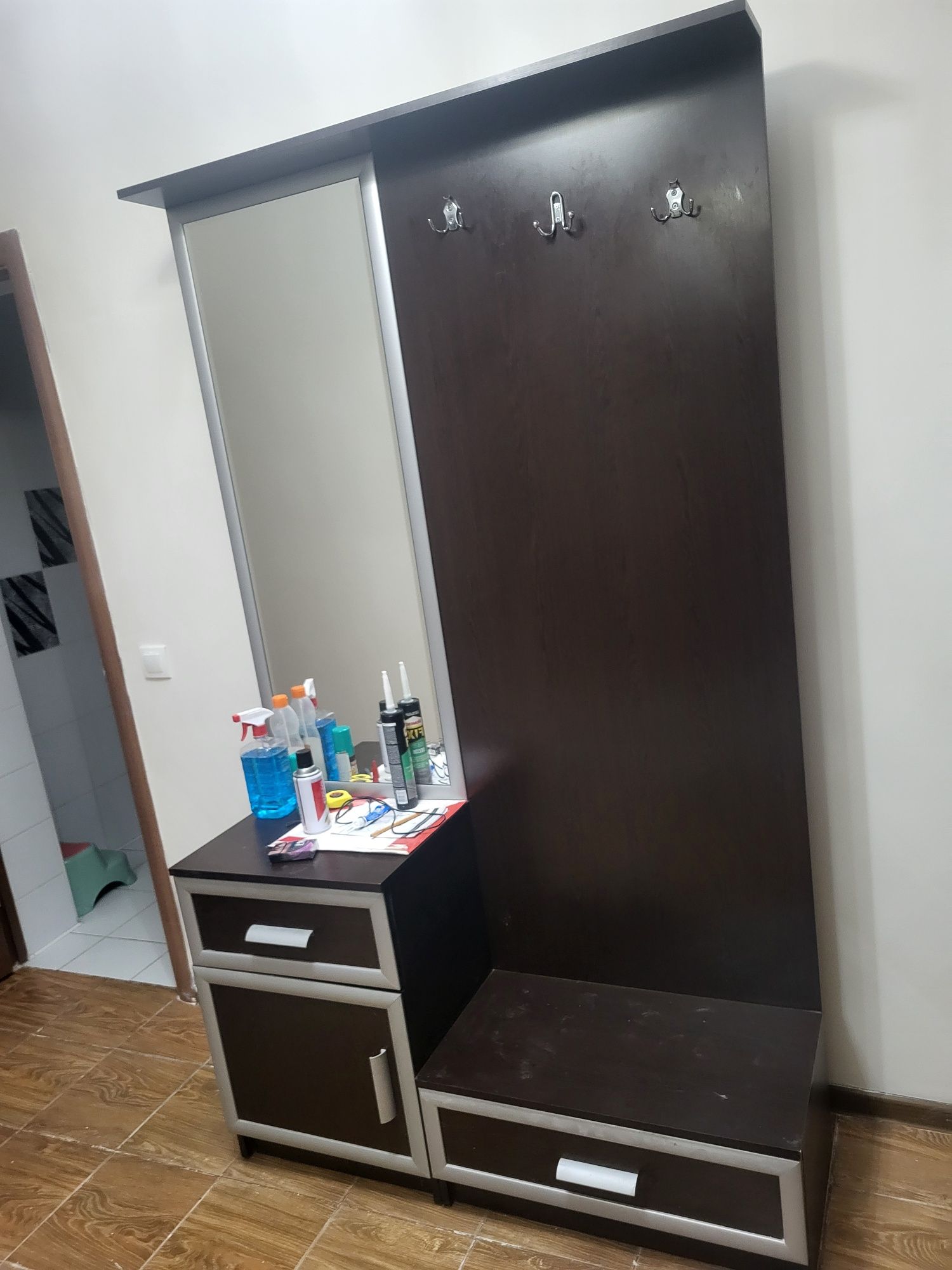 Продам прихожку б/у, умывальник