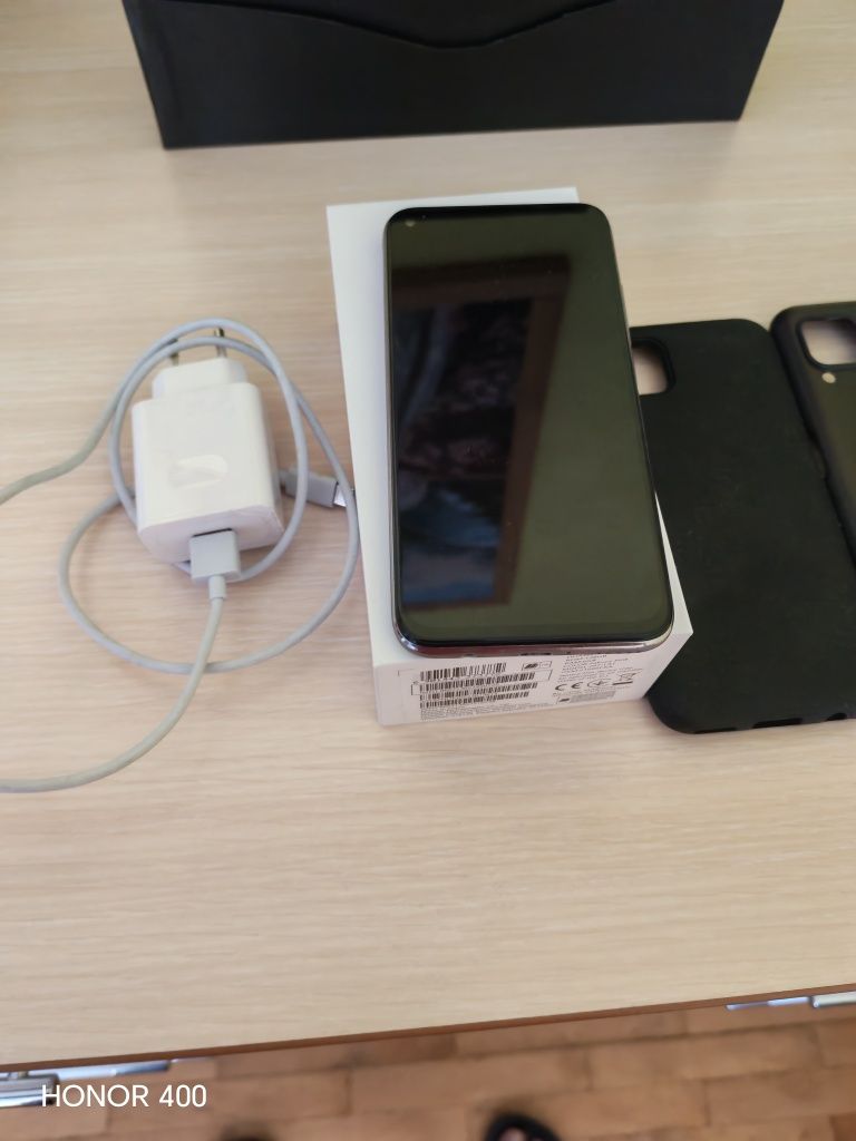 Телефон Huawei p40 lite