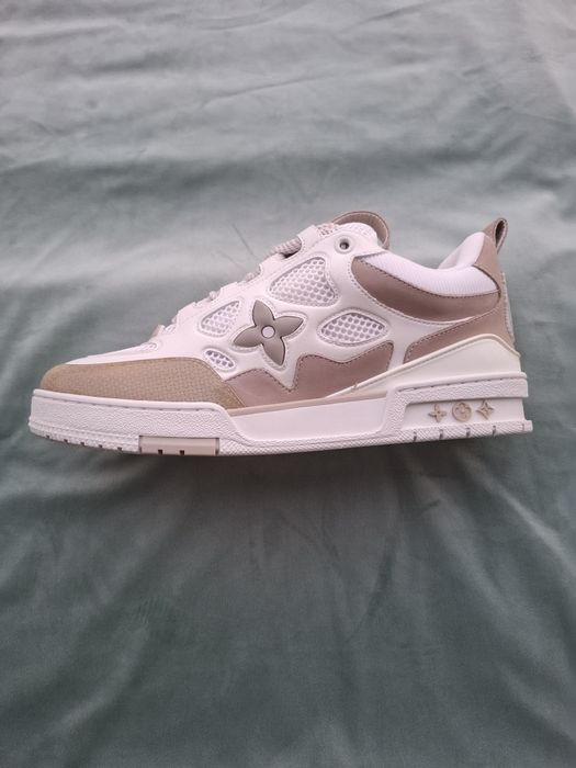 Louis Vuitton , size 42 și 45 . 780 Lei