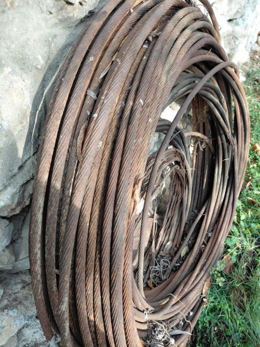 Vând sârmă pentru gard