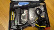 Pistol de lipit plastic cu capse metalice incluse (1000 buc .)