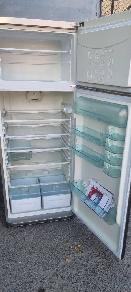 Срочно продам холодильник