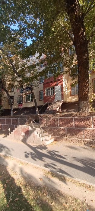 Фархадски 2/1/4 вдол дороги Чиланзар 12квартал фасад 9метр