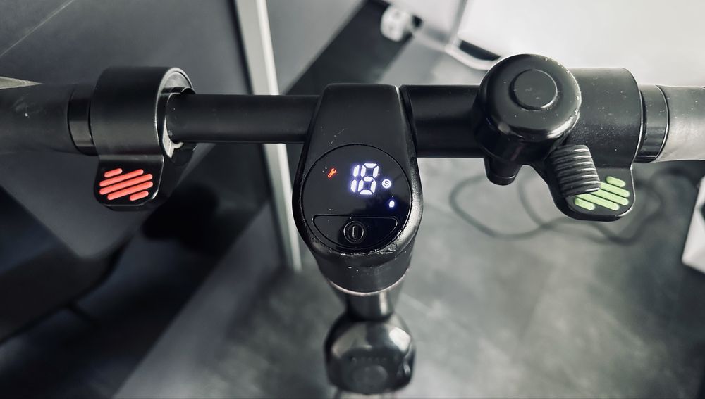 Електрическа Тротинетка SEGWAY ES4 Сегуей Бронирана Незгъваема