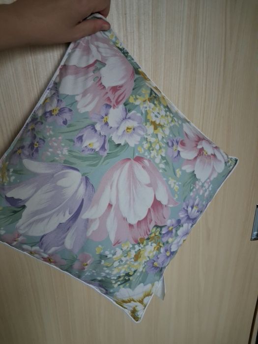 Pernuta cu pene 40×40