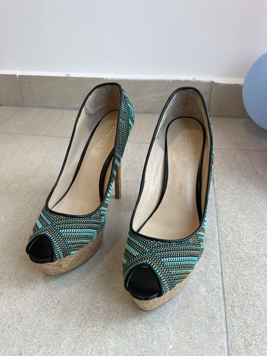 Guess високи токчета