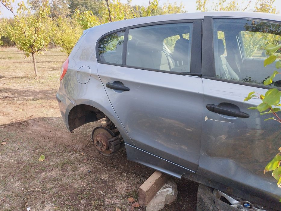 Dezmembrez / piese bmw e87 118d 122 cp 2005