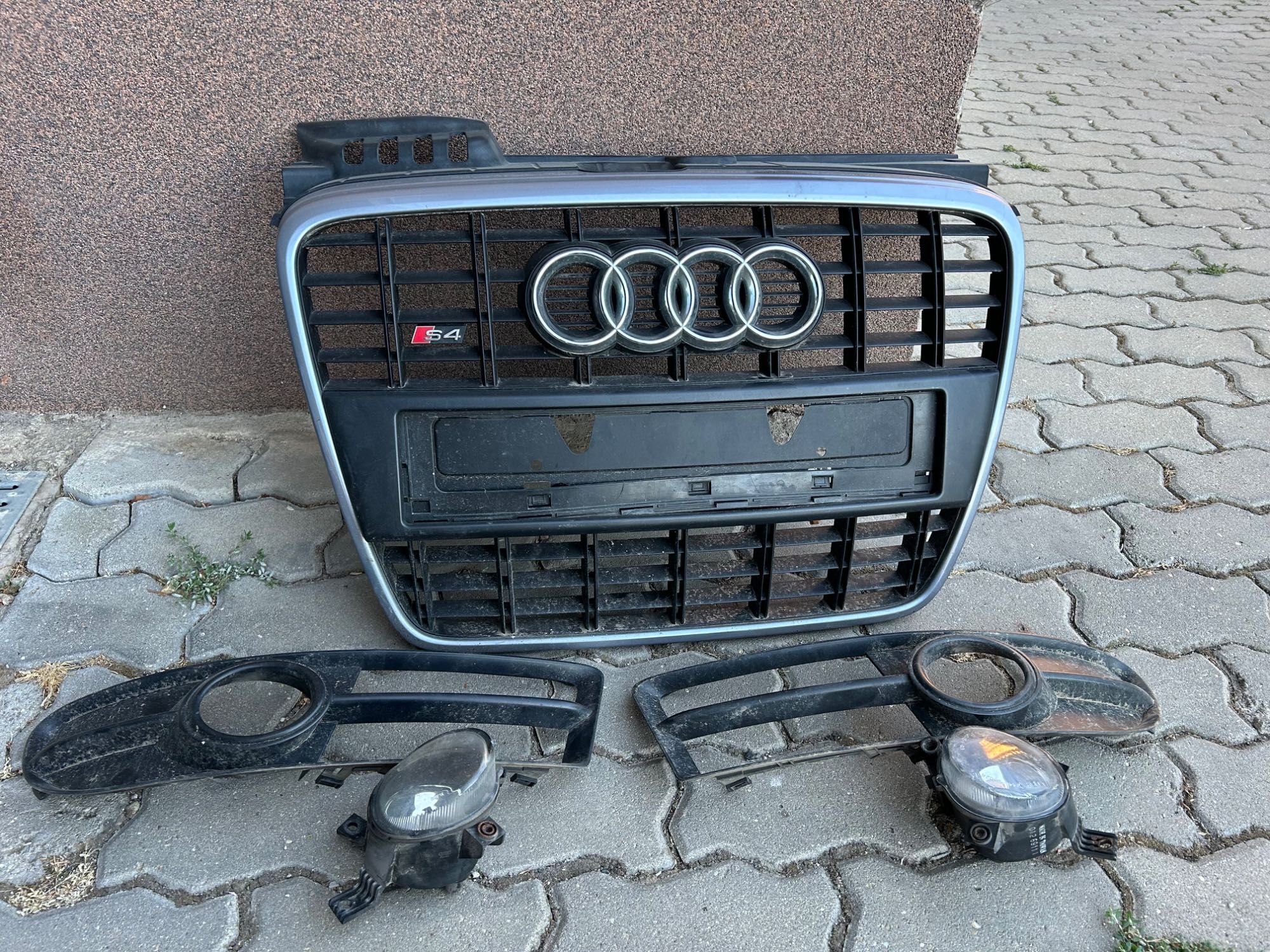 Халогени с решетки audi a4 b7