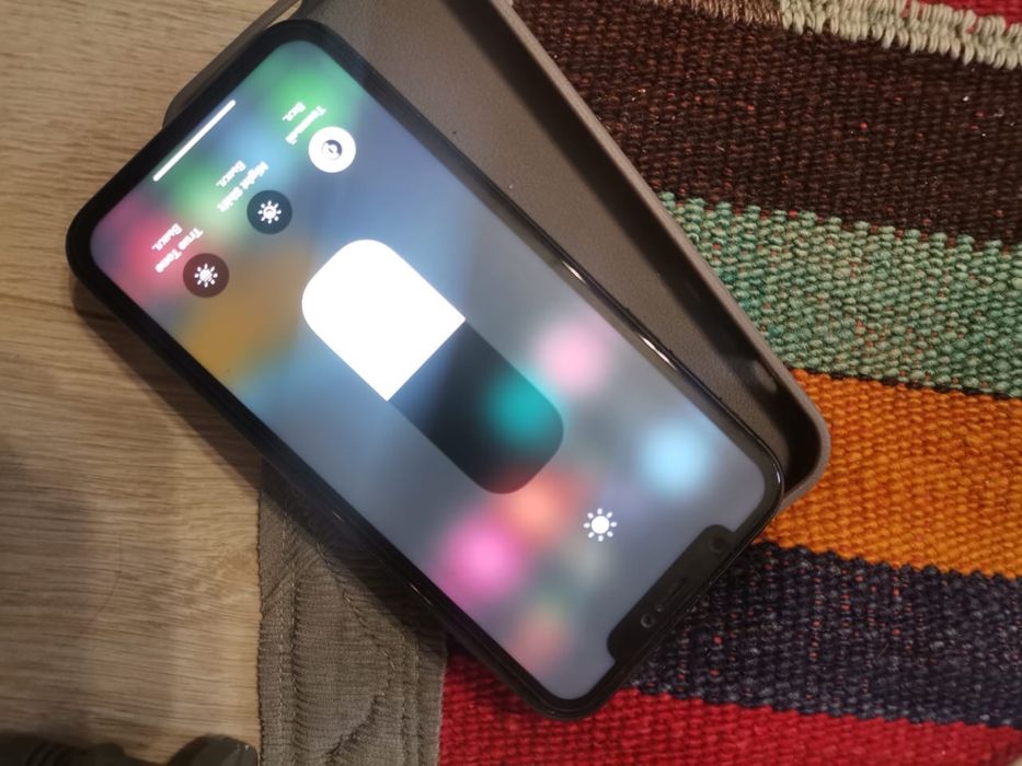 Продам Айфон 11 64gb