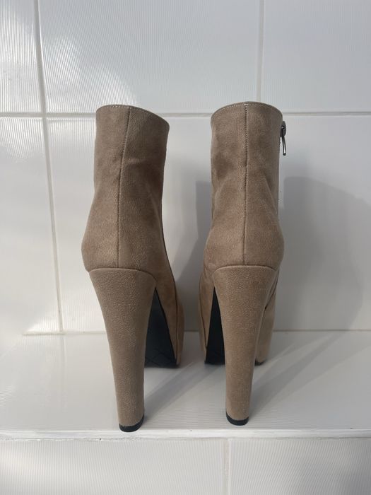 Botine cu platforma inalta, marimea 38