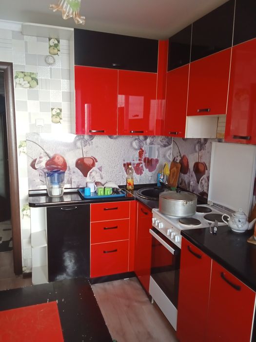 Продам кухонный гарнитур угловой