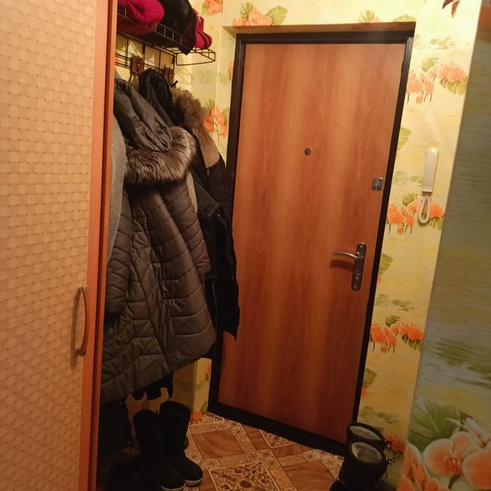 Продам 2 комнатную квартиру в 3 микрорайоне дом 5