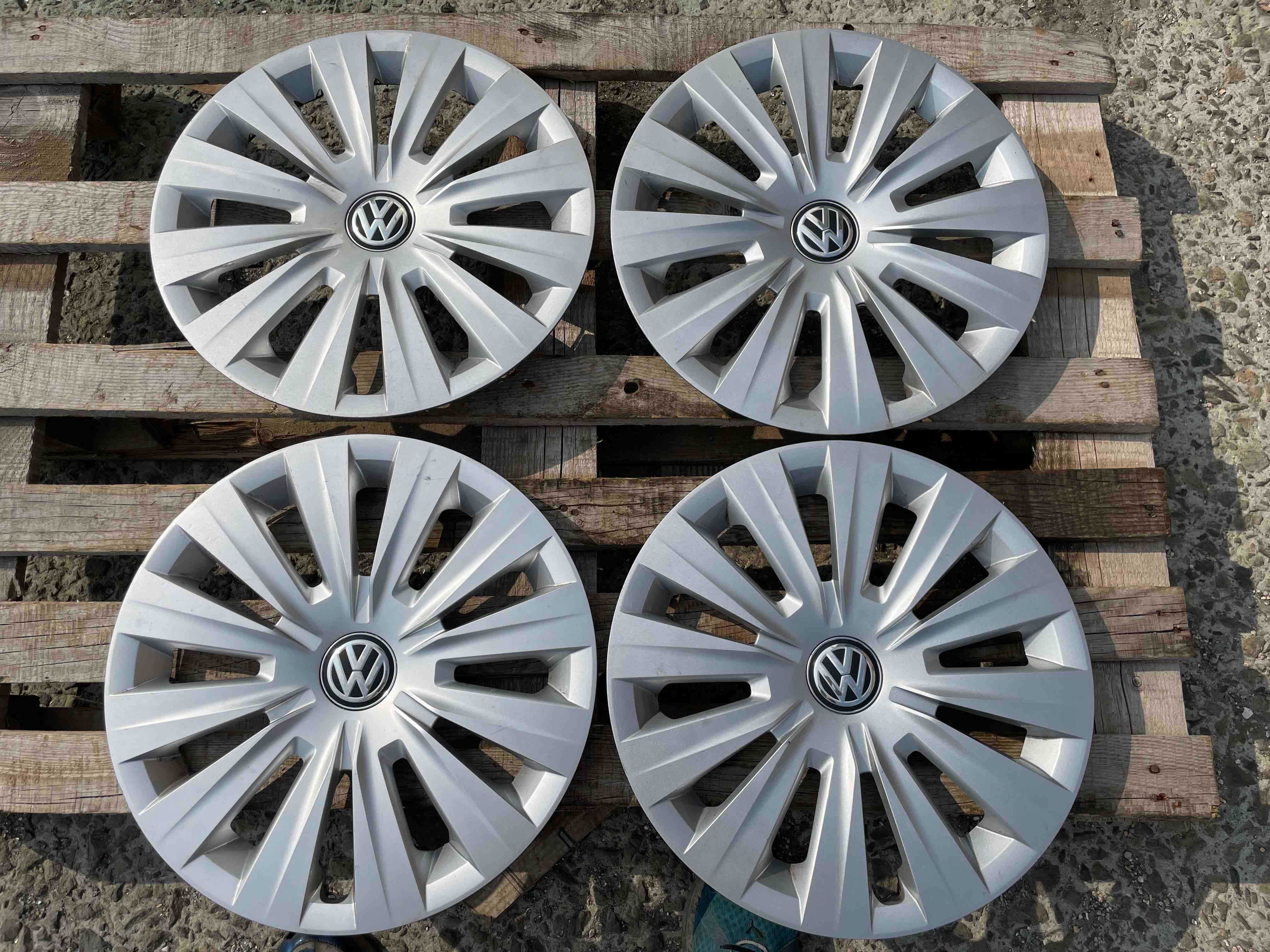 15 цола Тасове VW Jetta Golf Volkswagen 5G0601147 Оригинал