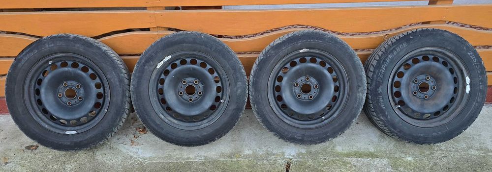 Vând cauciucuri vară+jante R16!