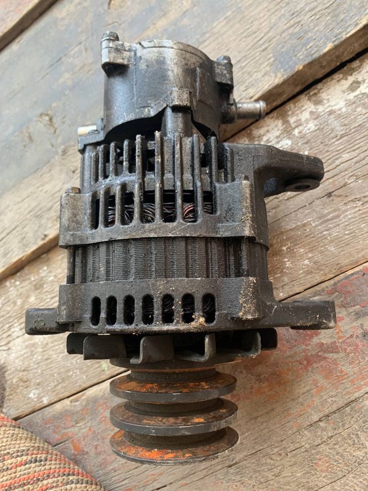 Isuzu generator yaponskiy