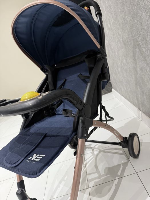 Стульчик для кормления и коляска очень дёшево