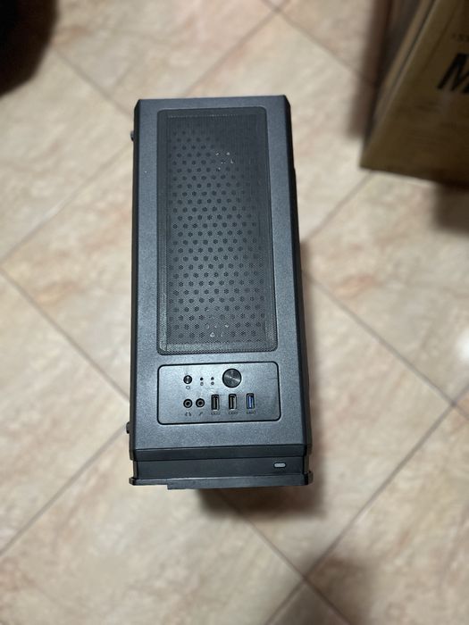 PC Gaming i5-10500 / AMD RX 6600 / 16GB RAM DDR4 / SSD 512GB / HDD 2TB