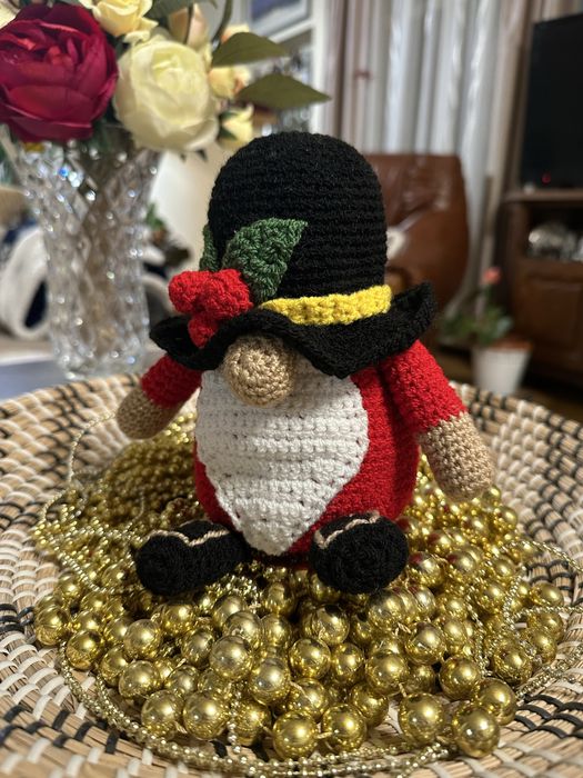 Gnom de Crăciun Croșetat – Decor Hand-Made