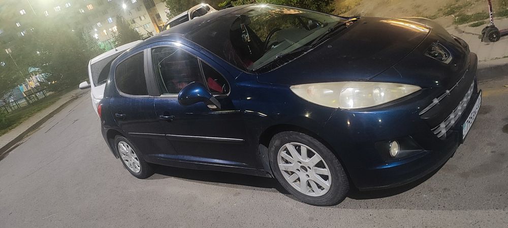 Автомобиль пежо 207