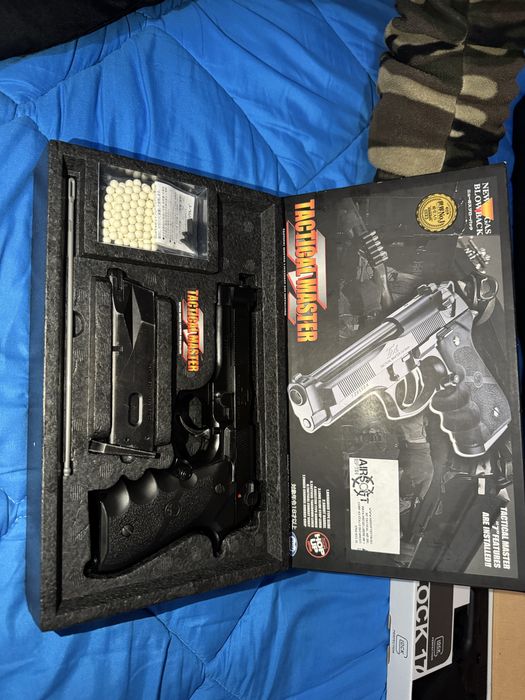 Replici pistoale airsoft