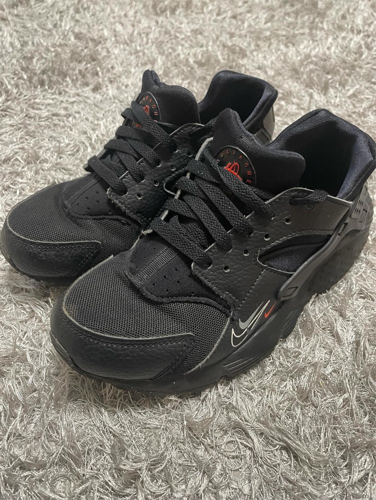 Детски обувки nike huarache