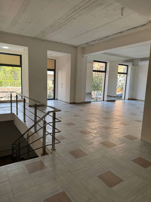 Готовый офис на Чехова. Площадь: 150 м²+50 м²