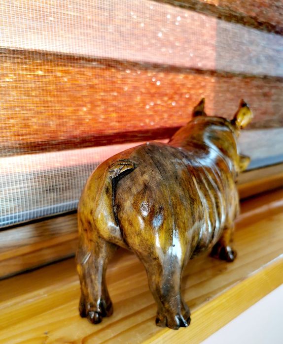 Фигура дървена дърворезба носорог скулптура от дърво ръчнно издялана