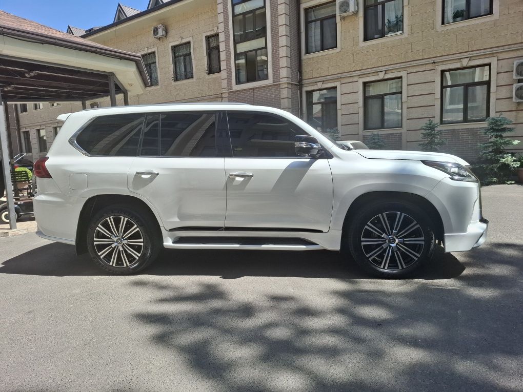 Lexus LX 570   СУПЕР. СПОРТ Нахтга. сотилади.
