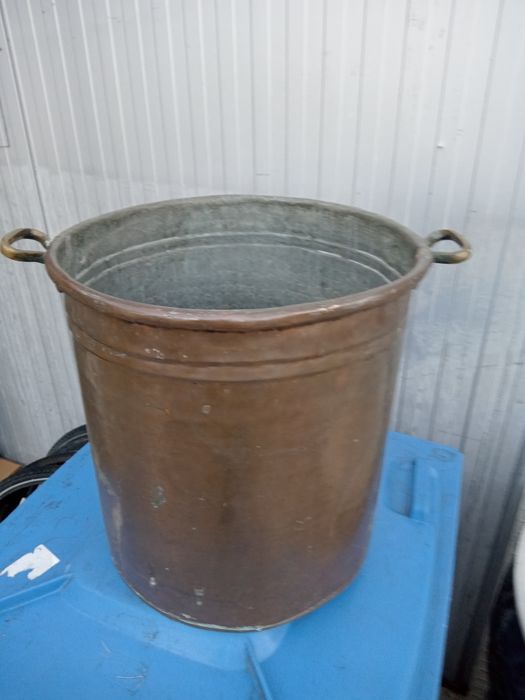 Ceaun și vase din cupru și alamă