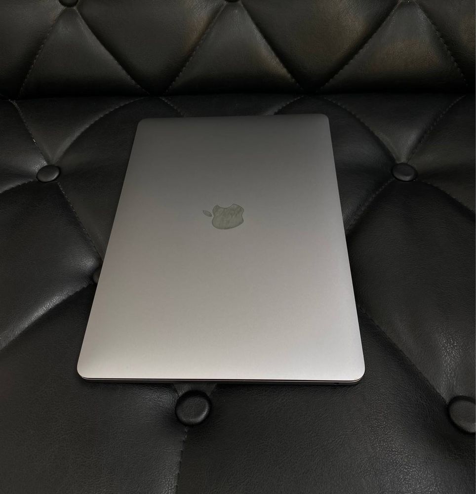 Apple MacBook Pro M2 16/512GB 2022 года в идеальном состоянии
