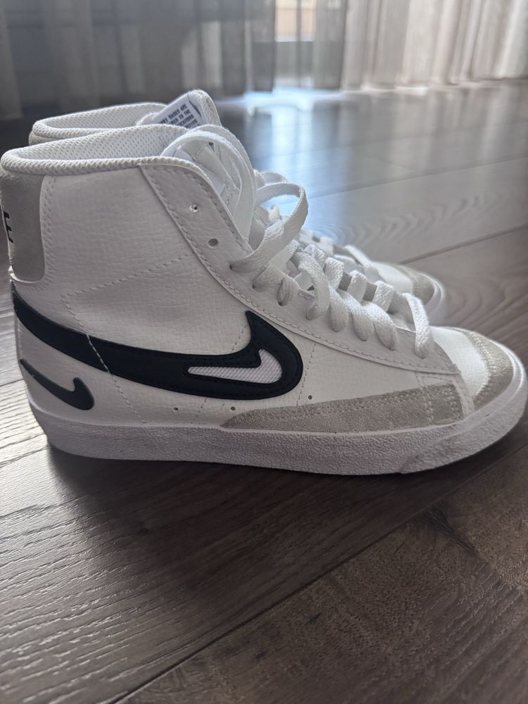 Дамски кецове Nike paзмер 36