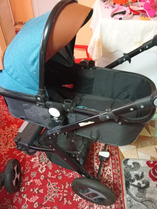 Vand caruț bebe in stare foarte buna