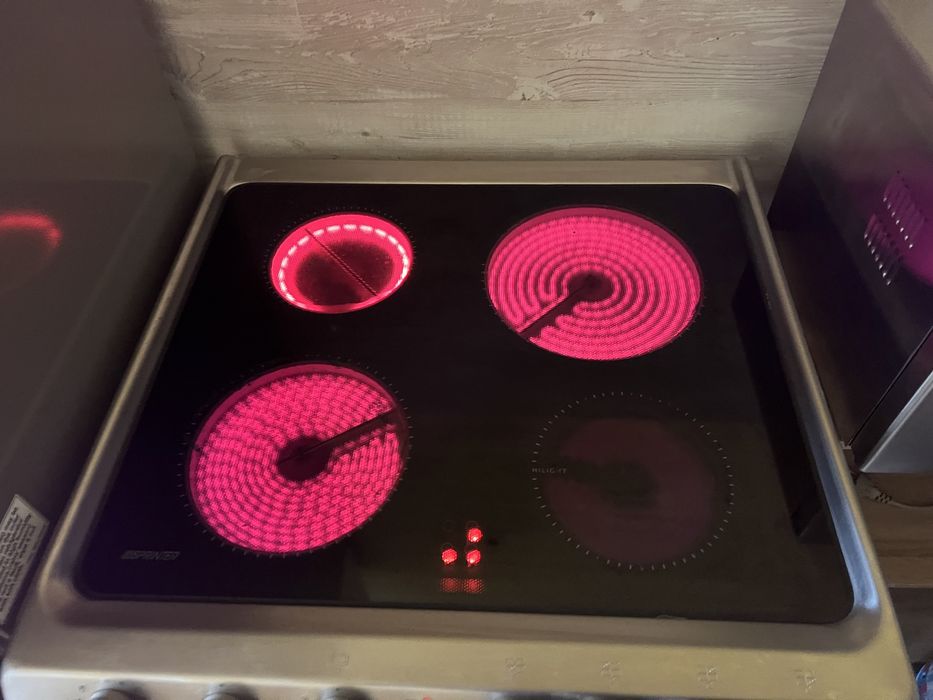 Комбинирана фурна с котлони и съдомиялна