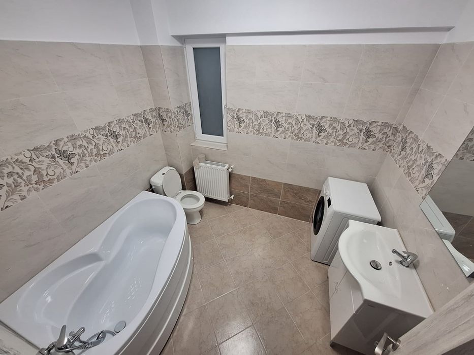 Închiriez apartament 2 camere 60 m², loc de parcare
