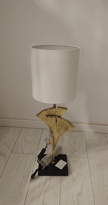 Veioza ,lampa cu lumina calda