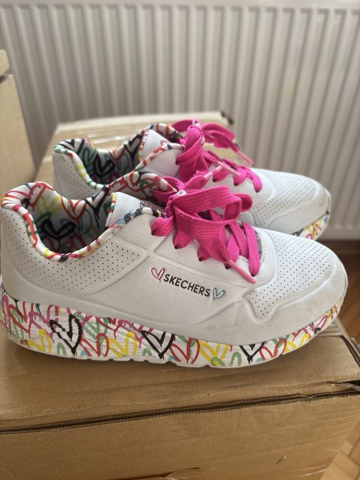 Adidasi Skechers 33