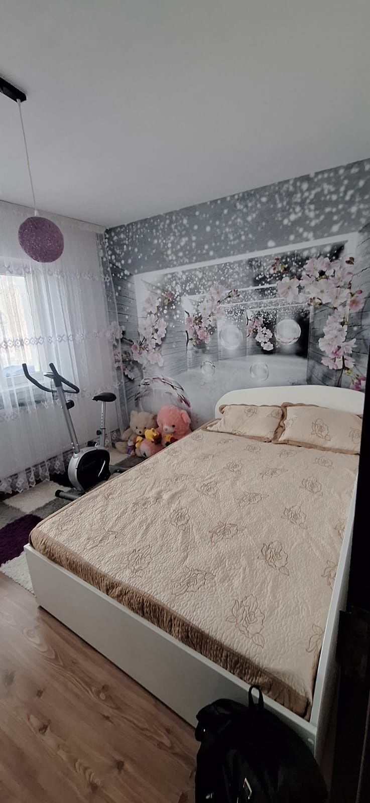 Apartament 3 camere, micro 11, decomandat
