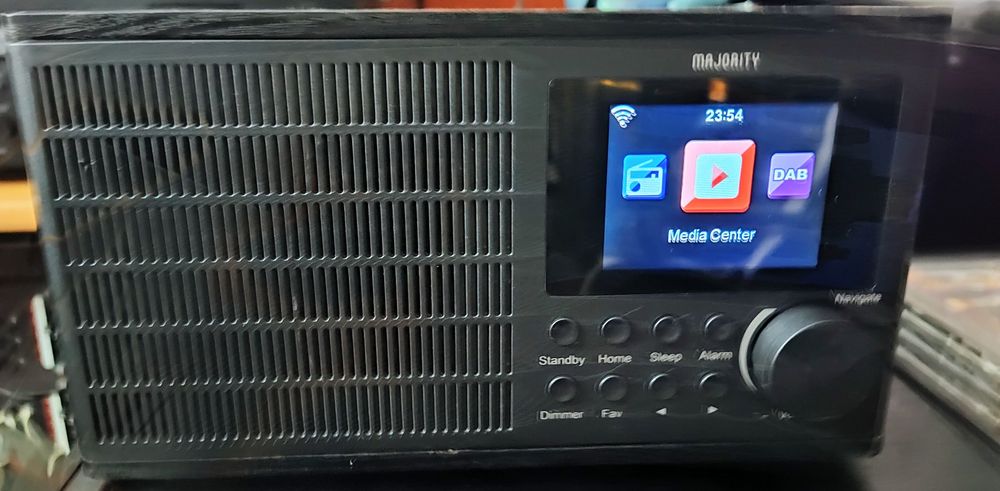 Radio FM , AM  , WiFi , Internet Radio , Ceas , Meteo ,