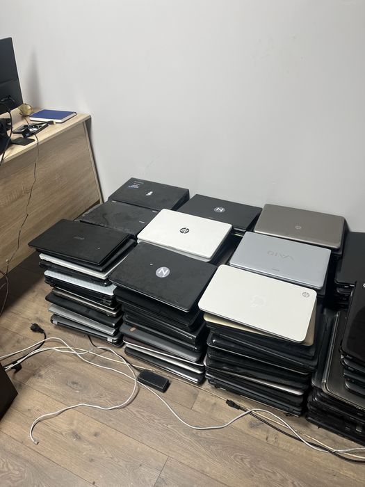 продаются ноутбуки разных моделей