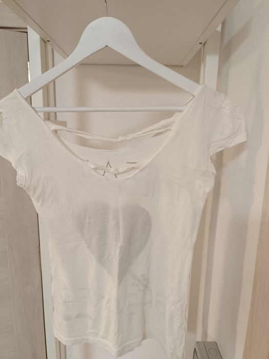 Tricou alb șic decoltat la spate măsura S/M