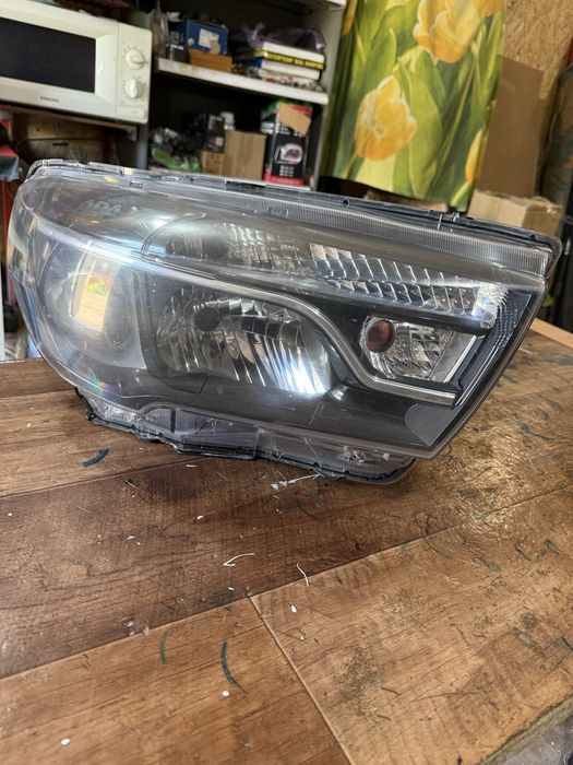 Фара веста правая оригинал киржач