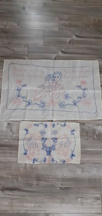 Trei fete de masa si 2 peretare