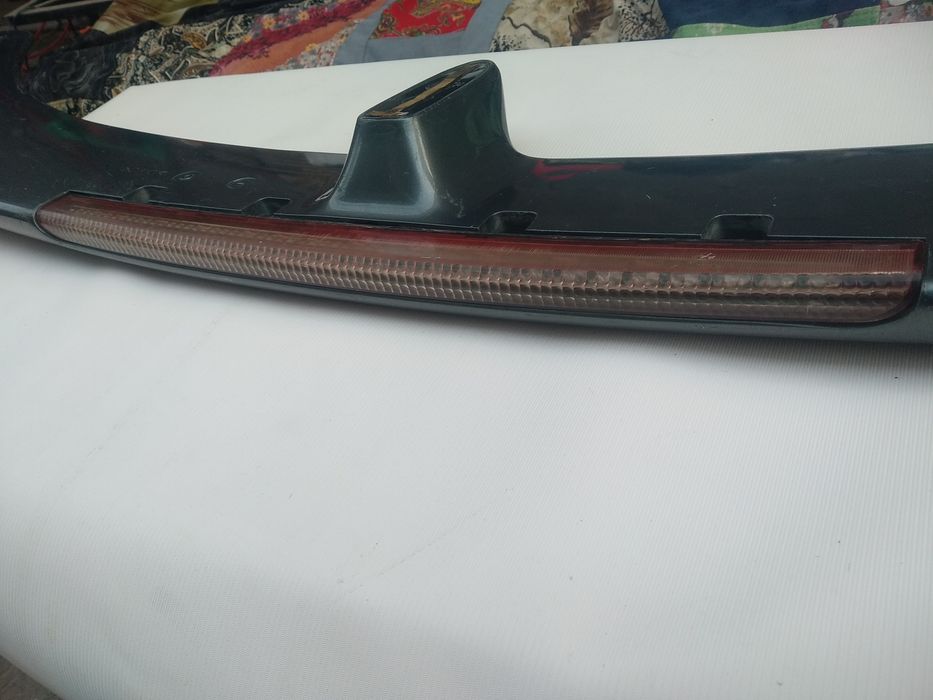 Задний спойлер на седан продается