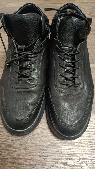 Продам ботинки демисезонные.