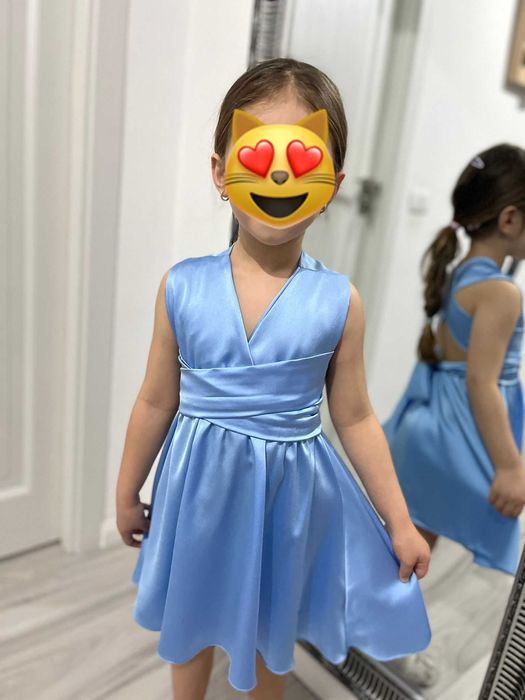 Rochițe de domnișoare pentru fetițe