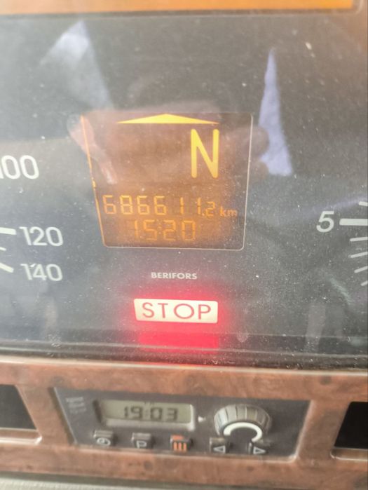 Mersedes benz pol aftomat holati