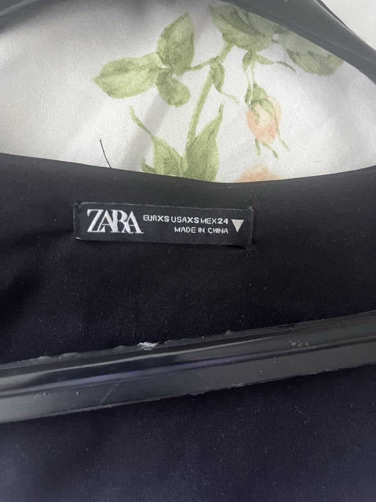 Рокля Zara Xs размер