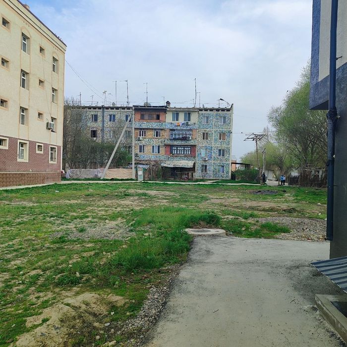 1.2 sotix  yer sotiladi