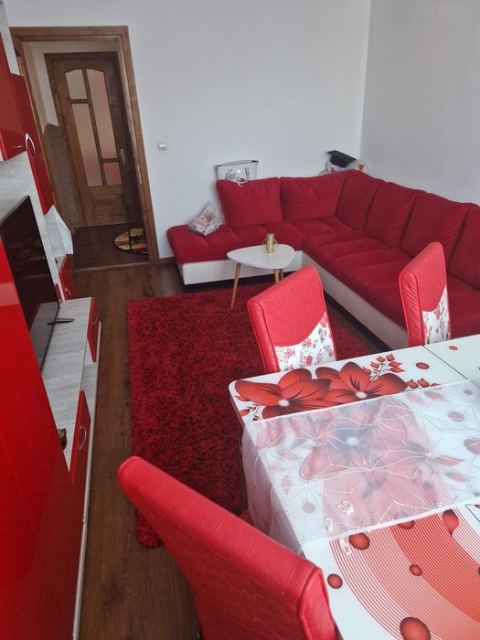 Închiriez apartament
